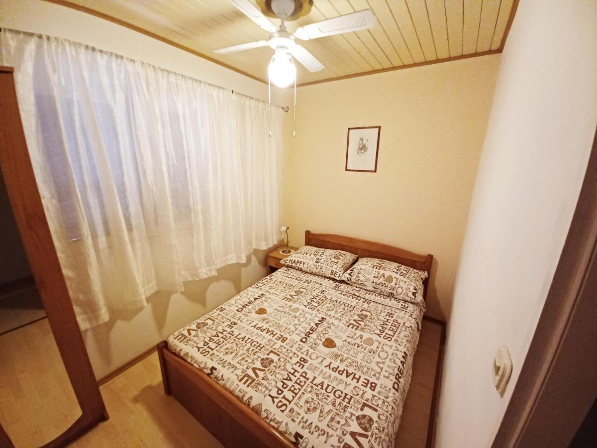 Apartments Carmen Vinisce Luaran gambar