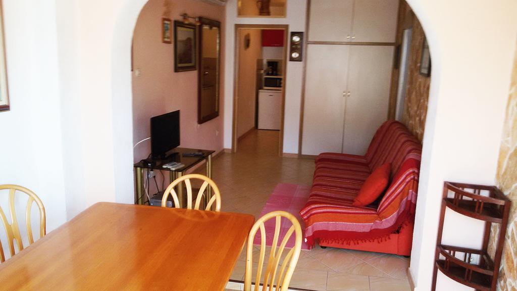 Apartments Carmen Vinisce Bilik gambar